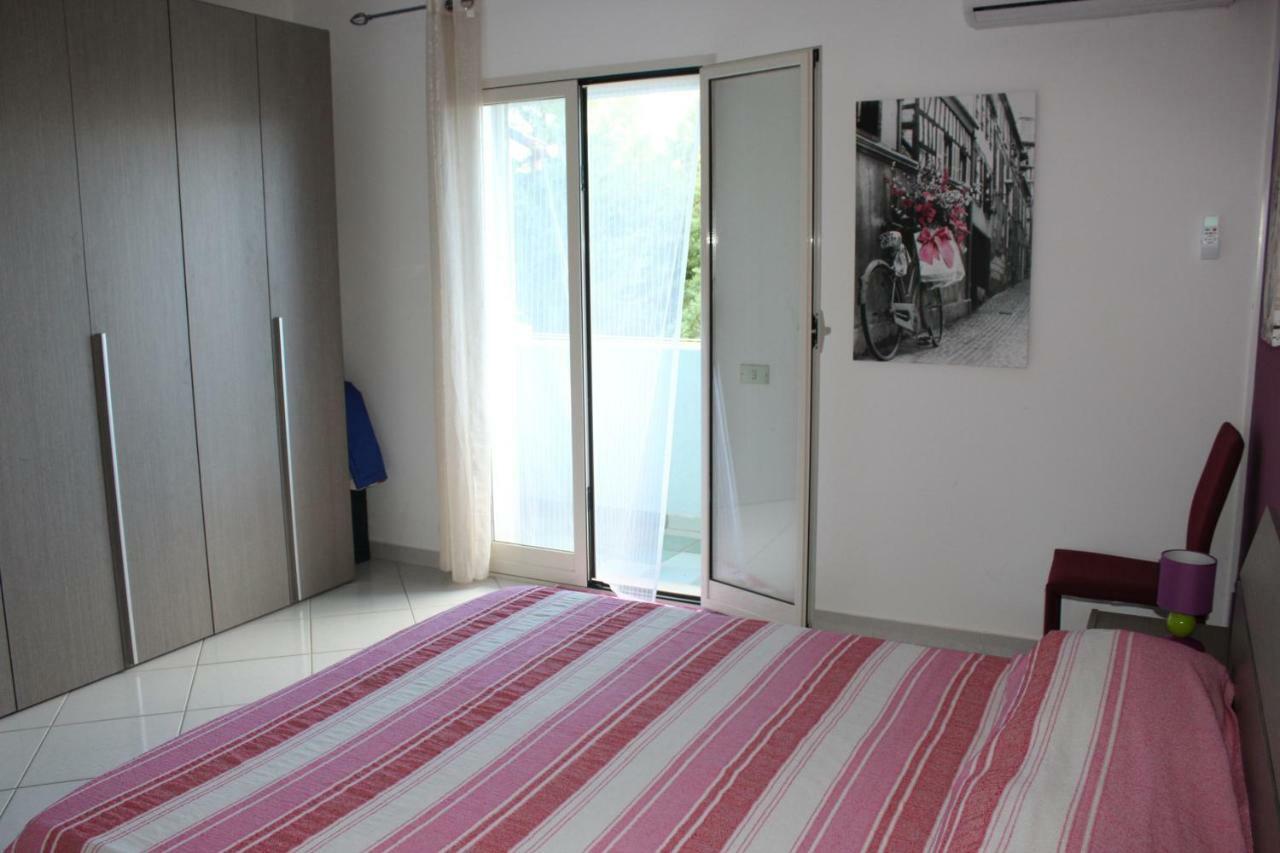 Appartamento Santa Lucia เชฟาลู ภายนอก รูปภาพ